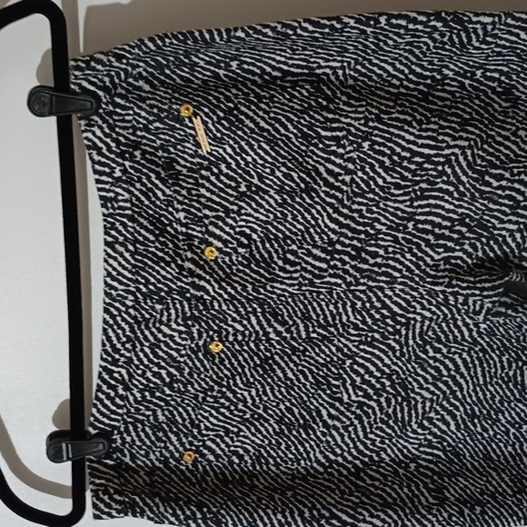 Michael Kors BLK/White Wave Pattern Leggings - Picture 4 of 5